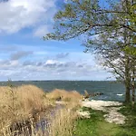 Appartement Meridiamus 1 - Ferienhaeuschen In Boddennaehe