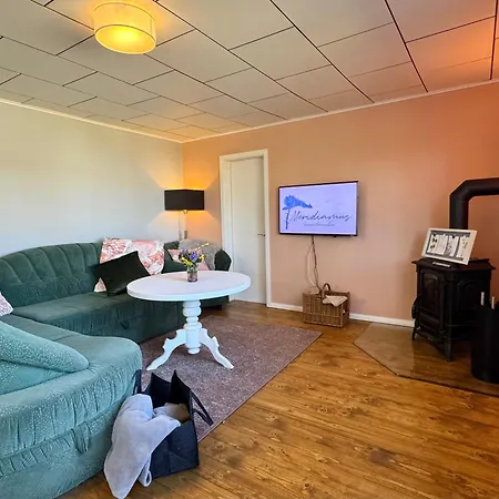 Meridiamus 1 - Ferienhaeuschen In Boddennaehe *